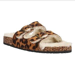 ☀️ BNIB Corky's laid back leopard sandals. Size 7